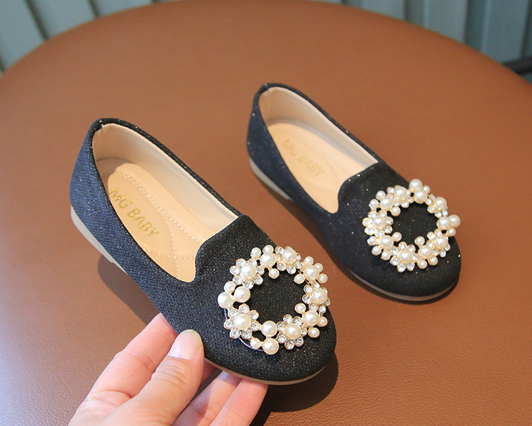 Sapatos de pele para menina estilo princesa com pérolas_voghion.com