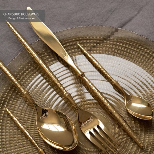 Light luxury golden hammered pattern Western food knife, fork and spoon set, creative European foreign trade tableware, wedding souvenir