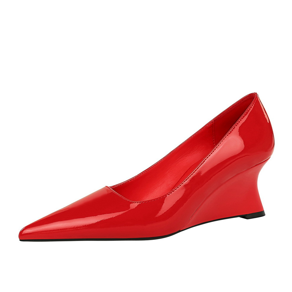 Fashion party wedges Women's high-heeled wedges shallow cut pointed patent leather single-shoe wedges_voghion.com