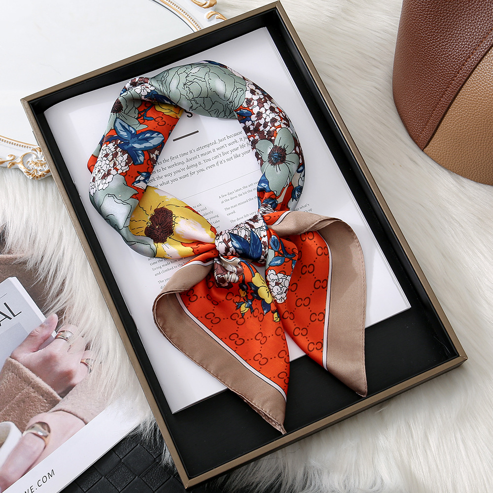 Primavera y otoño explosión impresa bufandas cuadradas retro flores antiguas bufandas ligeras de lujo de alto nivel bufandas de seda simuladas
