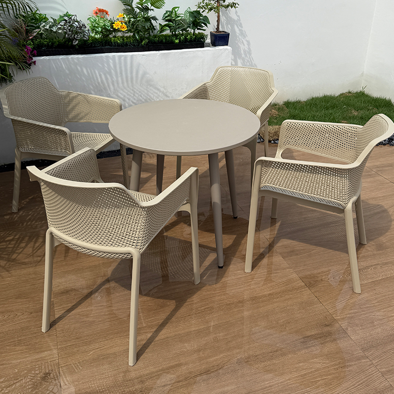 Mesa y silla de patio al aire libre combinación de balcón al aire libre zona de ocio jardín tienda de té de leche de plástico exterior impermeable y protector solar