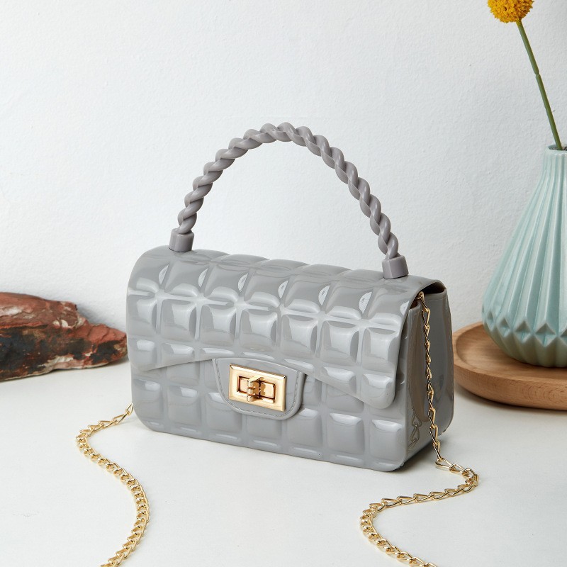 2023 nueva moda de color diamante cadenas de bloqueo bolsas de jalea de PVC bolsas de teléfono móvil bolsas de mujer al por mayor image 11