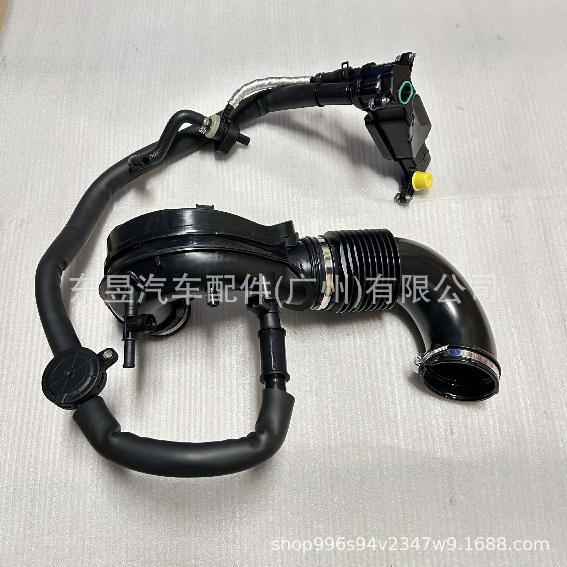 Suitable for Mercedes-Benz intake pipe with oil-water separator 2740905700 2740905200 2740900200