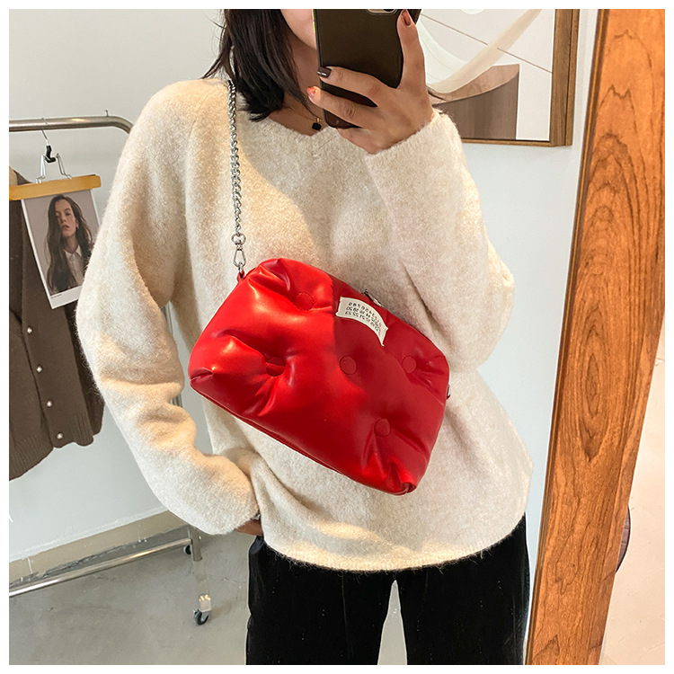 Cross-border Autumn Leisure Western Style Cotton Coat Bag 2021 New European And American Simple Retro Shell Bag Chain Shoulder Bag For Women display picture 6