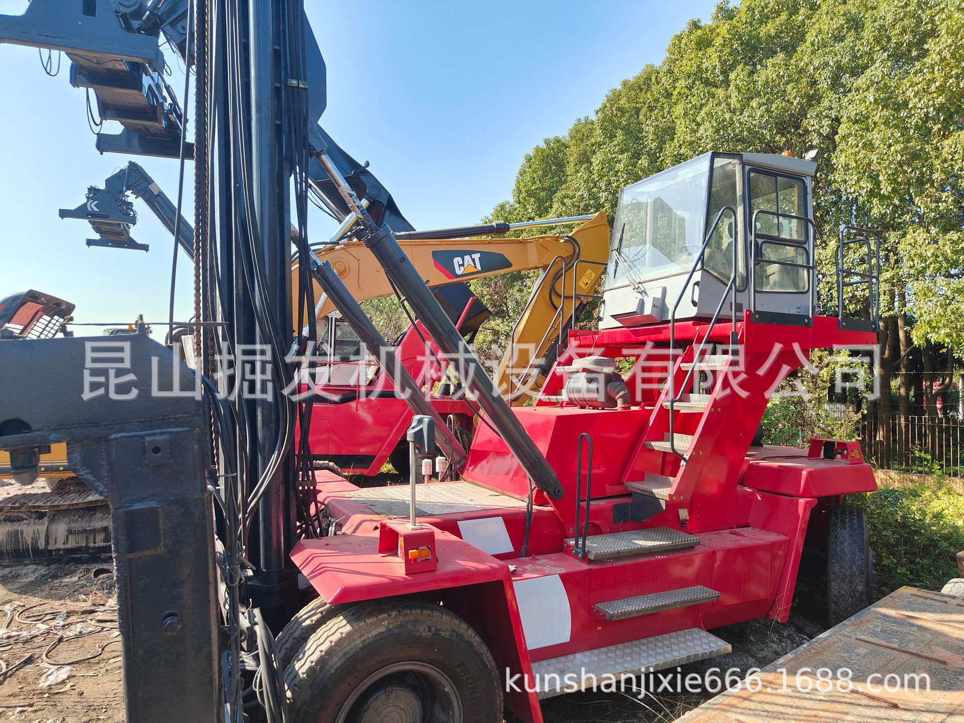 集装箱正面吊 三一、外贸出口二手港口吊机、卡尔玛45吨堆高机