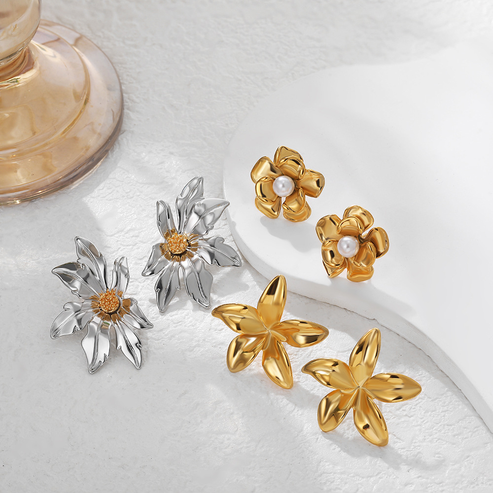 13g Weight Titanium Steel Ear Needle Material Ear Studs Classification 1 Pair Quantity Daily Occasion Titanium Steel Material Flower Pattern All Seasons Season Women's Gender Polished Finish Mixed Metal, Plating Design Elegant Style 1 Pair Elegant Flower Mixed Metal Plating Titanium Steel Ear Studs 18