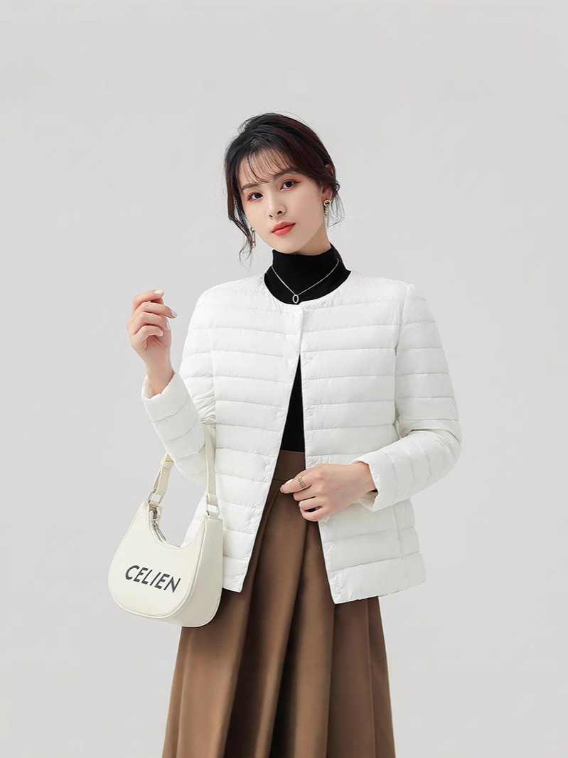 Winter light and thin down jacket with down with a round collar