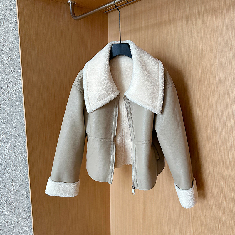 Women's Clothing High end atmospheric leather jacket for women, short loose motorcycle jacket, autumn style, stylish lamb fur all in one_voghion.com