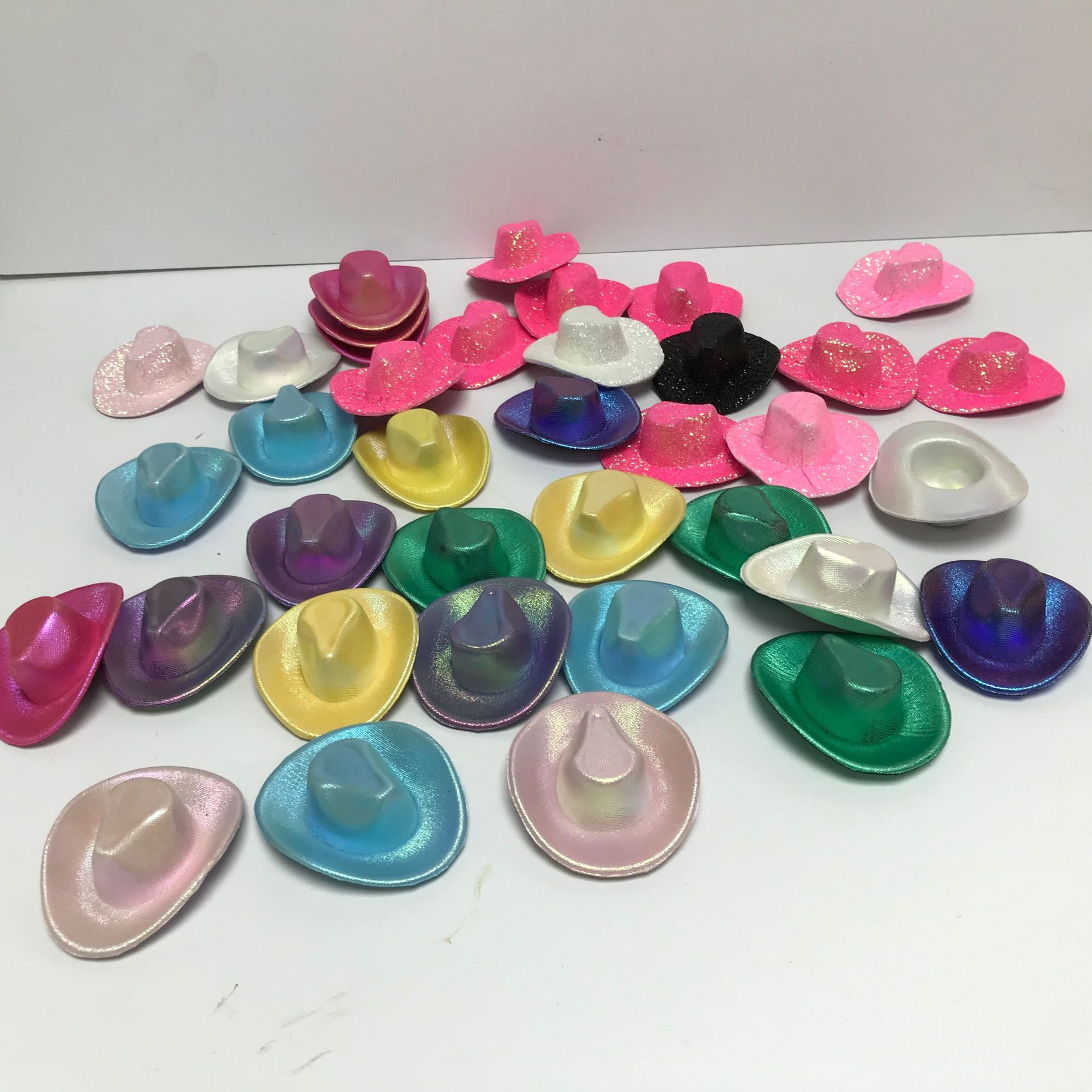 Láser pequeño sombrero mini Rosa colorido tapa de la botella de vino decoración de vacaciones sombrero de color rosa fiesta de vacaciones adornos pequeños de colores