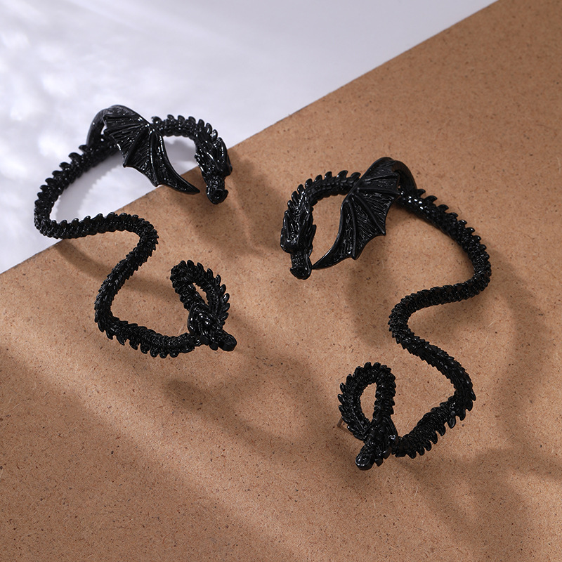Yun Brocade retro punk gótico aleación de zinc aretes de dragón enrollados clip exagerado pernos de dragón