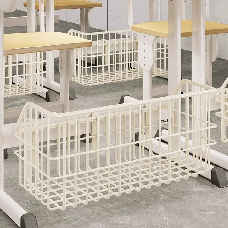 Подвесная корзина под столом классной комнаты