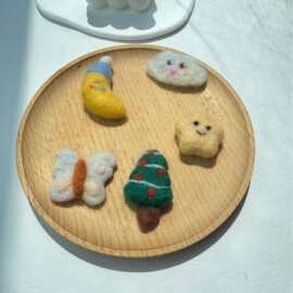 手工羊毛毡 韩系发饰头饰服饰配件 包包车挂件冰箱贴 批发定 制