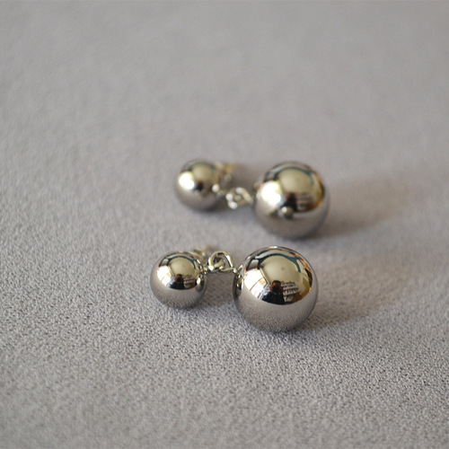 INS Cool Tone Brass Gold Plated Hollow Shiny Double Ball 925 Silver Needle Simple Elegance Earrings for Women