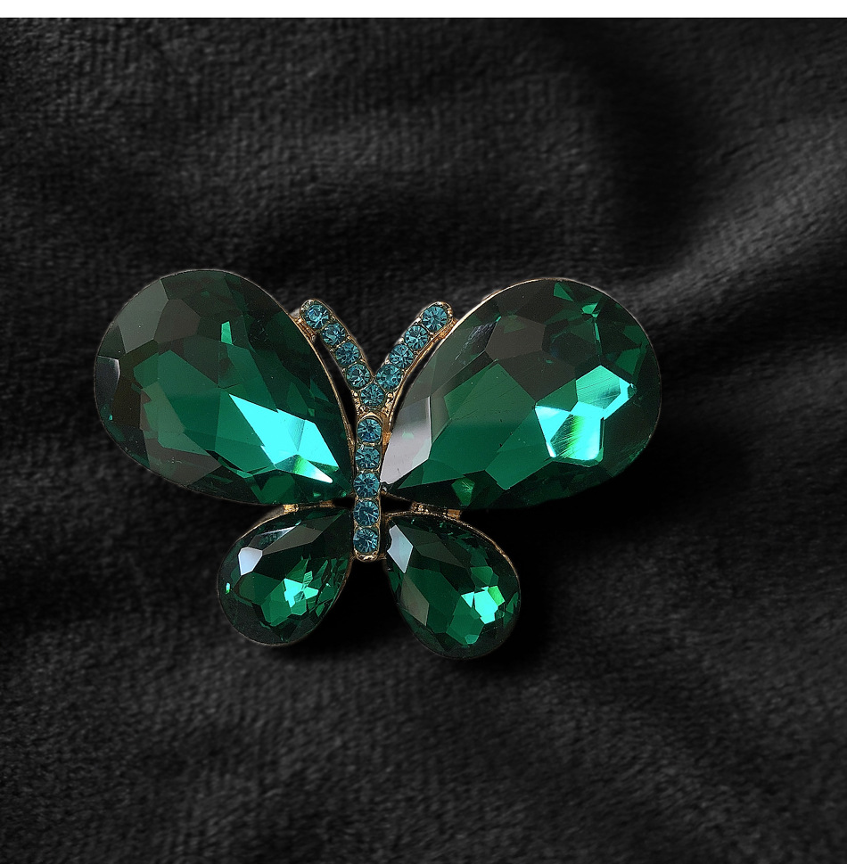 Moda Mariposa Aleación Enchapado Embutido Diamantes De Imitación Mujeres Broches display picture 3