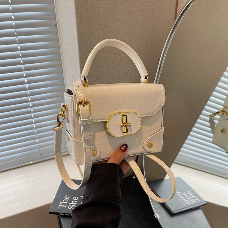 海外取寄せ品、高級、おしゃれな女性用小型バッグ、2025年新作ニッチクロスボディバッグ、おしゃれで万能なショルダー小型スクエアバッグ|undefined