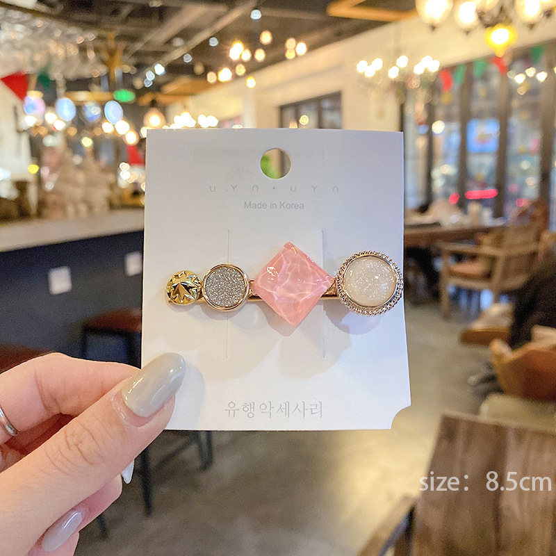 Pasador de pelo de perlas de alta gama estilo francés para mujer, clip para flequillo lateral, elegante clip para el pelo de la frente, accesorio para el pelo tipo pico de pato.