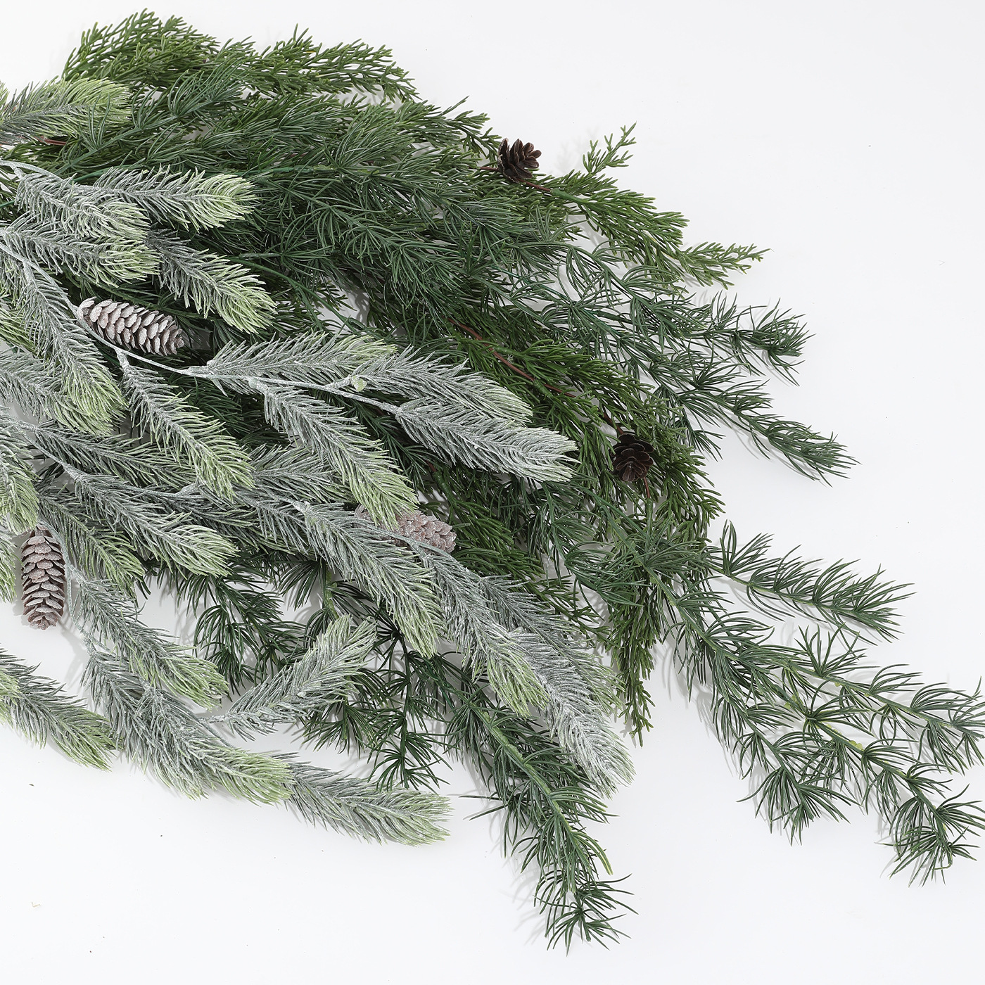 Simulación transfronteriza de Navidad PE pinho aguja ramas de árbol de Navidad guirnaldas de vinas decoración de pared del hogar colgar flores falsas