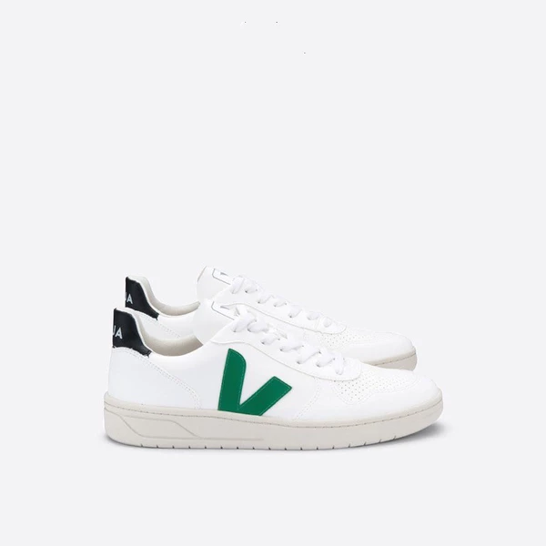 Black Tail Green V