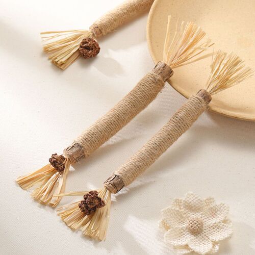 Insect gall fruit stem plus wood polygonum stick chewing combination new cat teething toy cleans teeth, removes tartar and freshens breath