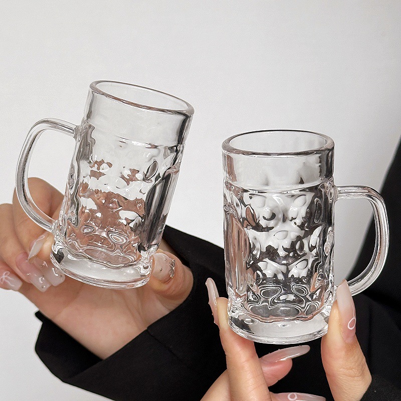 Mini tazas de vino en tazas de vidrio con mango creativo tazas de vino blanco una taza o dos tazas de una taza de menú de vidrio