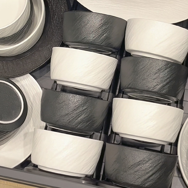 High-End Black and White Simple Bowl and Dish Set for Home Housewarming Underglaze Color Combination Rice Bowl Plate Ceramic Tableware Wholesale High-End Black and White Simple Bowl and Dish Set for Home Housewarming Underglaze Color Combination Rice Bowl Plate Ceramic Tableware Wholesale