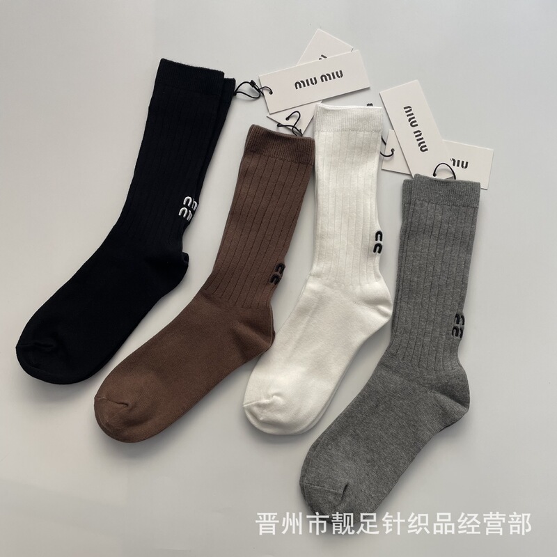 Spring and Autumn Korean Dongdaemun Shopkeeper's Same Style Socks with Embroidered Text on the Heel, Double-Needle Ribbed Knit, and Stacked Design Spring and Autumn Korean Dongdaemun Shopkeeper's Same Style Socks with Embroidered Text on the Heel, Double-Needle Ribbed Knit, and Stacked Design
