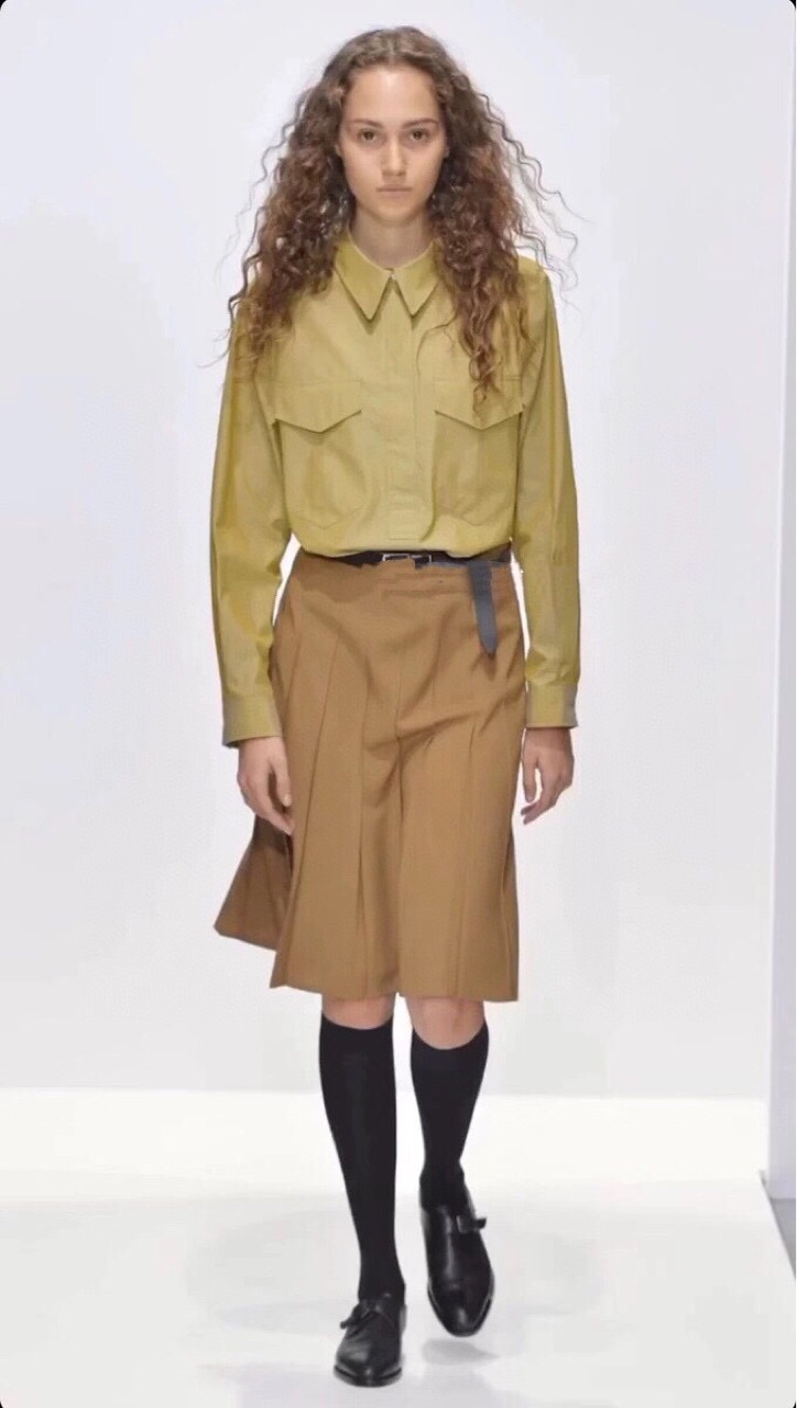 Warm ginger -filled pocket design is sharp and neutral wind with…