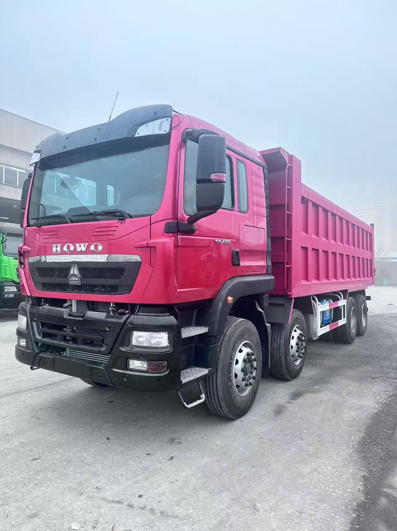 Preparation Factory for Cross-Border African Howo Dump Trucks, Howo 371 Horsepower Dump Truck, Mining Transport Dump Truck