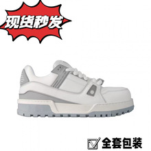 �컨�屾С�ֶ����Ьը�ֺ�����eЬ�ٴ��\�Ӱ�Ь��H��Ұ׺ڰ�