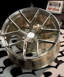 轮毂;轮毂盖;其他汽车改装