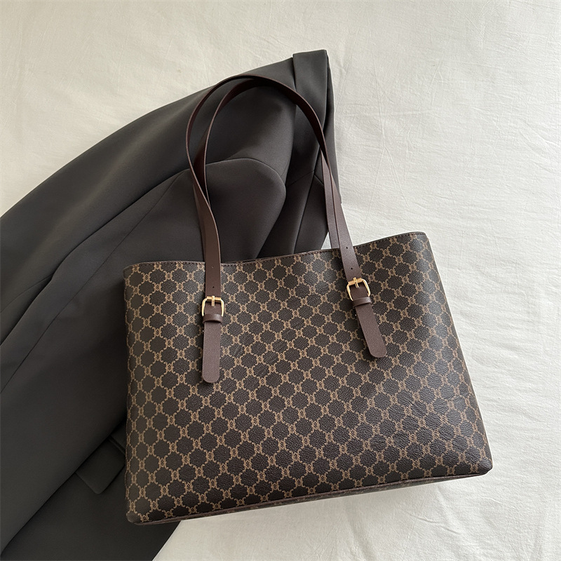 Bolso de moda simple de gran capacidad para mujeres 2024 nueva moda bolso de moda estilo clásico impresión extranjero bolso de hombro retro