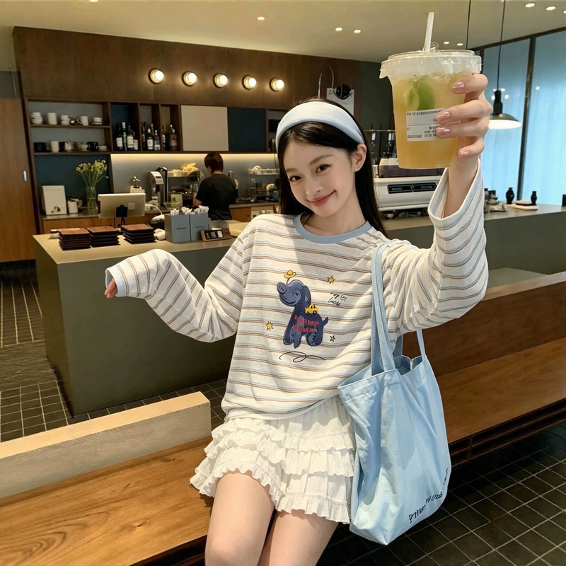 Korean-style casual striped puppy tee with contrasting color print, women's summer thin long-sleeve loose-fitting casual versatile sun protection shirt Korean-style casual striped puppy tee with contrasting color print, women's summer thin long-sleeve loose-fitting casual versatile sun protection shirt