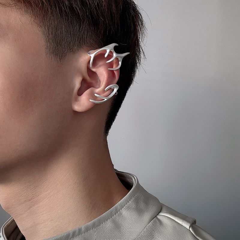 2025 Hot-Selling New Cyberpunk Style Ear Bone Clip for Men and Women Niche High-End Non-Pierced Elf Ear Clip Trend