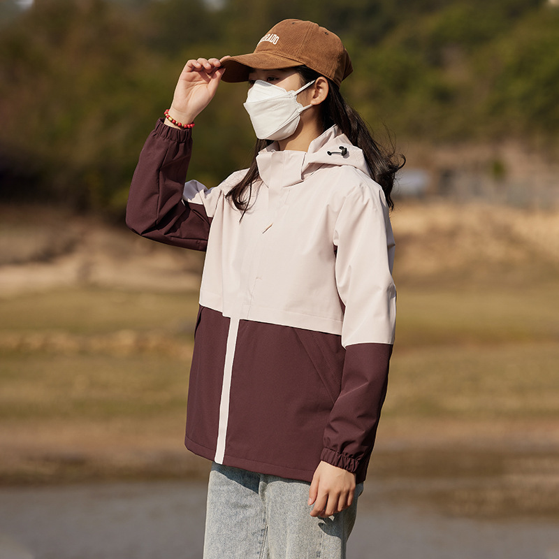 Outdoor Sports Jacket for Men in Autum, Windproof and Waterproof, Loose Casual Couple Style Hooded Mountaineering Jacket for Women