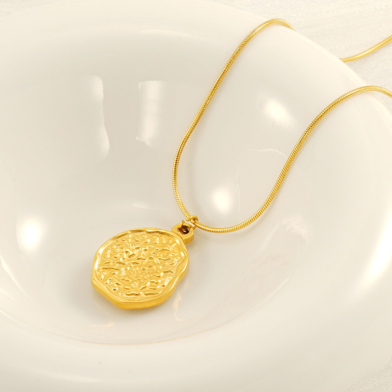 Colar com pingente de âncora em aço inoxidável para mulher_voghion.com