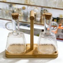 �N�����ø�����ʹ�ƿҺ�w�{��ƿ���͹ޱ����y������ľ����ƿ���b