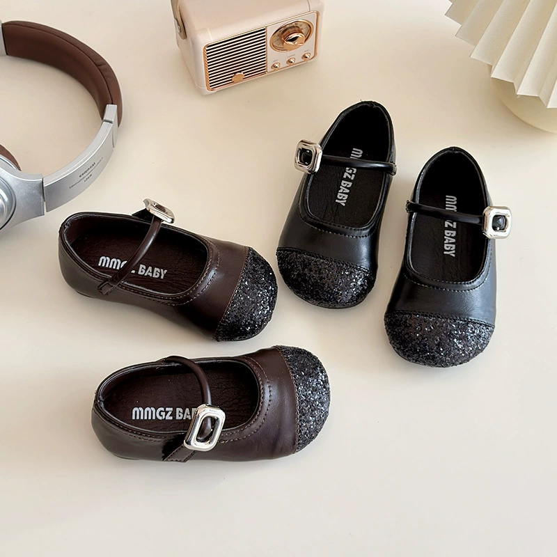Весна 2025 новая детская обувь маленькая девочка темпераментная обувь принцессы корейская версия иностранных блесток для девочек одиночные кожаные туфли оптом