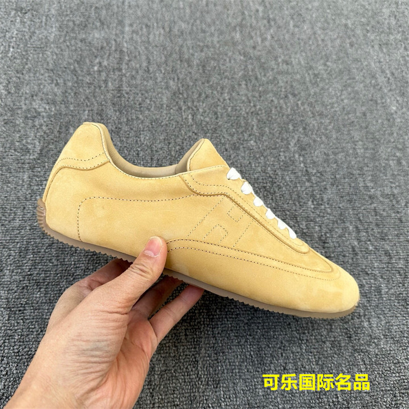 Spring and Autumn Style Men's Retro Simple Low-Top Lace-Up Casual Sneakers Made of Suede and Goat Leather with a Thin Rubber Sole Spring and Autumn Style Men's Retro Simple Low-Top Lace-Up Casual Sneakers Made of Suede and Goat Leather with a Thin Rubber Sole