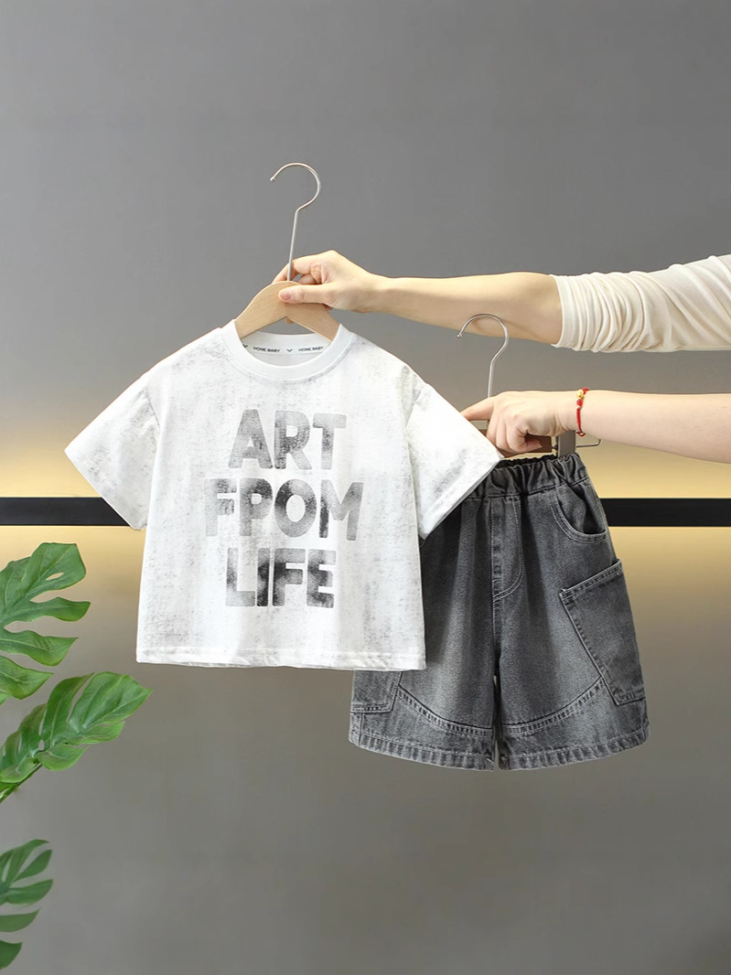 7913 traje de verano para niños 2025 nuevos pantalones cortos de mezclilla de moda para niños bebé verano versión coreana de dos piezas de moda