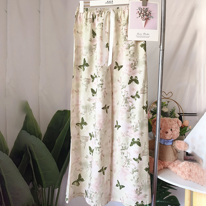 나비 흰색 배경