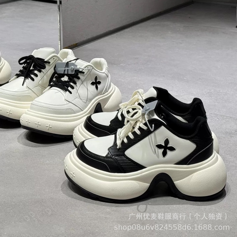 高バージョンのX-SMFK2025の春の新型の百合のさざ波の白黒の十字の花のスポーツのタイプのカジュアルなお父さんの靴|undefined