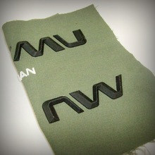 ���z���Dӡ�C�� ���b�o�Ϲ��z���wLOGO�� ܛ�zֲ�z���b�I��