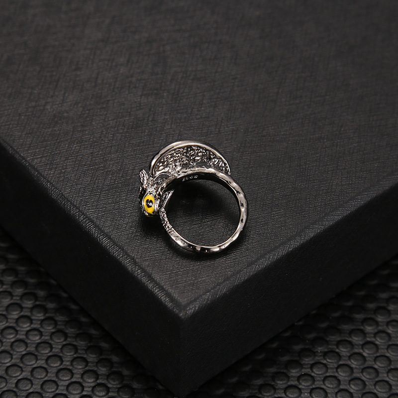 Minimalist Designer Ring For Men – Sleek Modern Jewellery For Him_voghion.com