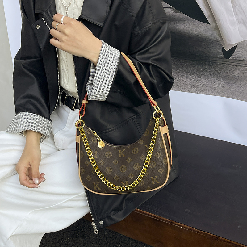 Borsa a spalla vintage crescent con monogramma e catena_voghion.com