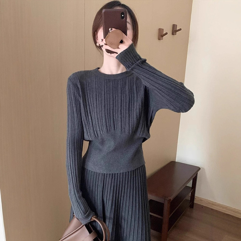 Waist-Cinching Design Slimming Round Neck Knit Base Shirt 2025 Early Spring New High-End Soft Top Inner Layer Shirt