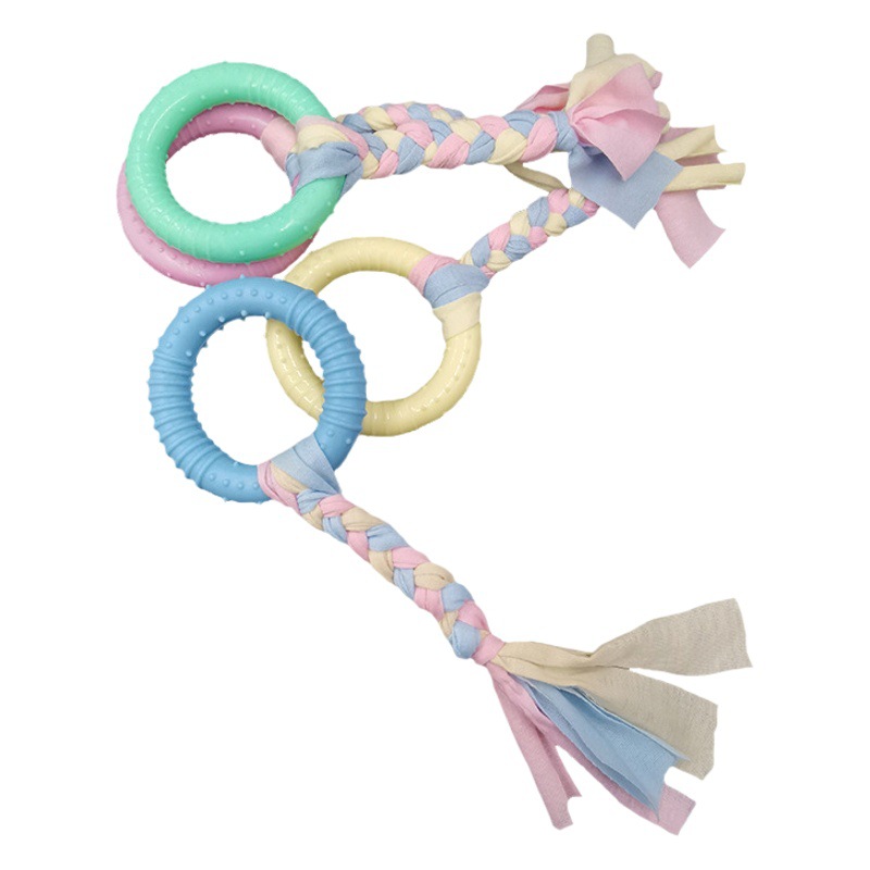 Fábrica al por mayor TPR juguetes para gatos y perros anillo resistente a los mordiscos tira de tela de cuerda de algodón perros medianos y pequeños lanzando juguetes para mascotas de entrenamiento