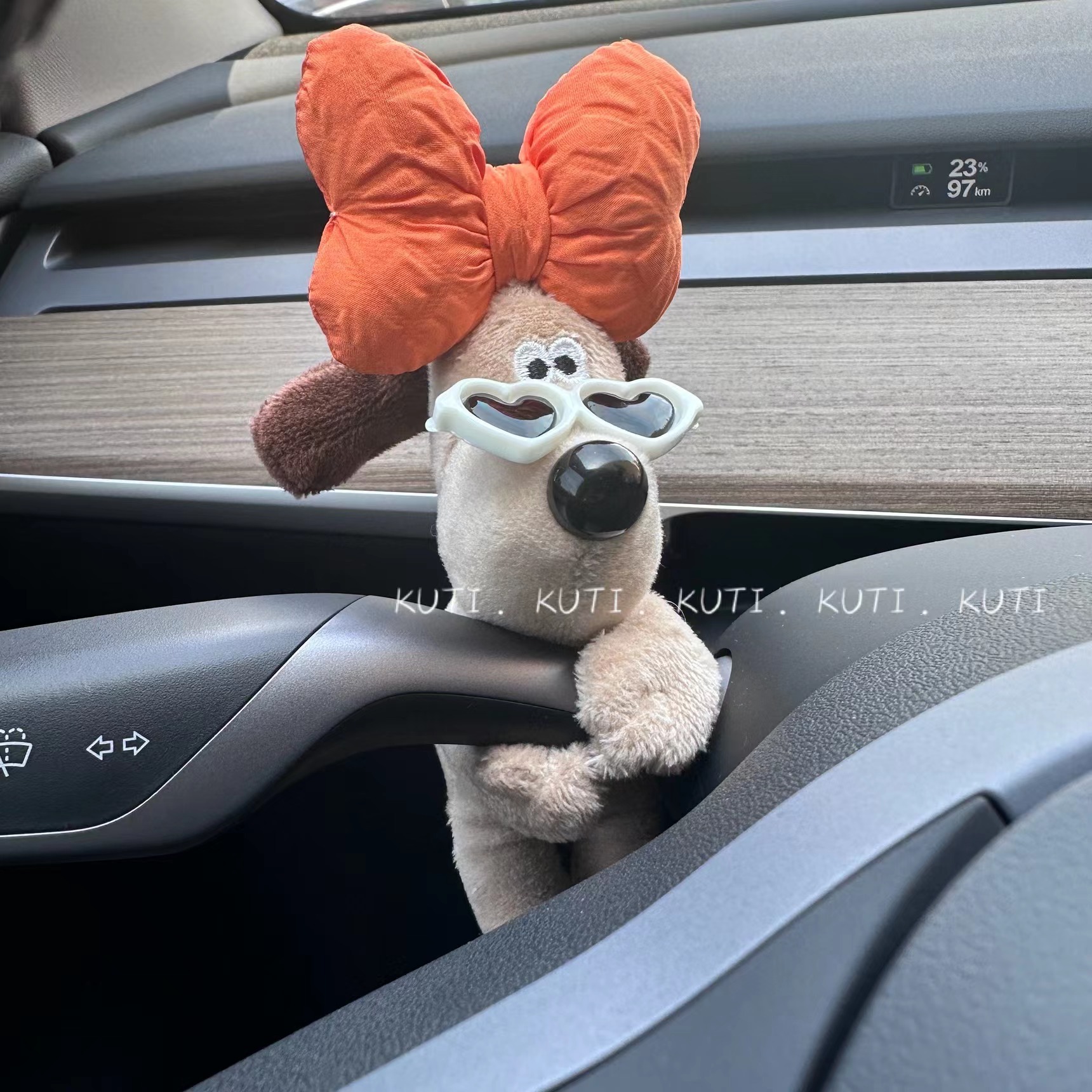 Paquete de material de bricolaje hecho a mano lindo perro coche embarazada bloque decoración coche felpa muñeca decoración creativa cumpleaños