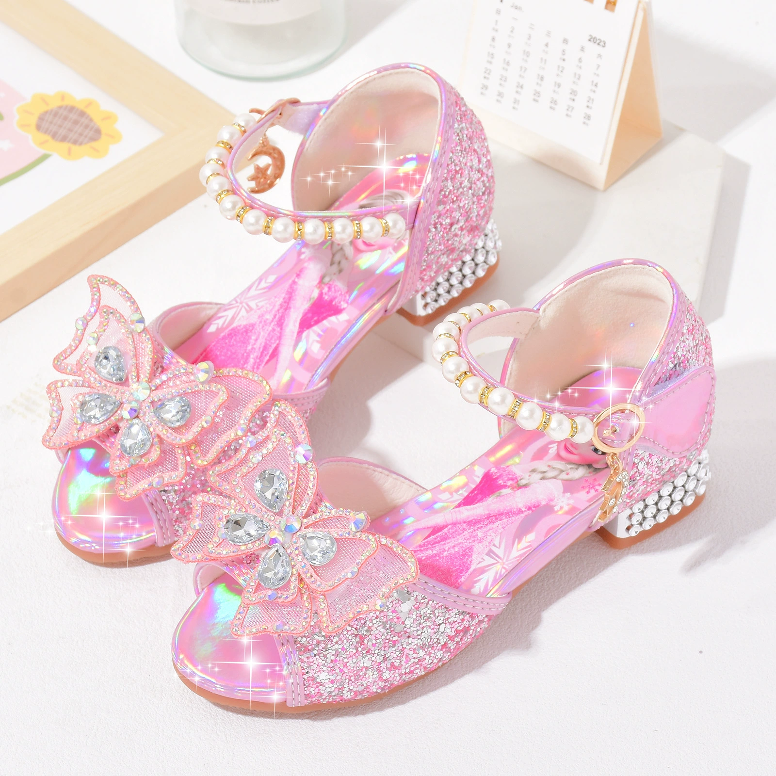 Aisha сандалии девочек Замороженные Кристалл обувь Летняя обувь принцессы с бриллиантовым бантом Дети высокие каблуки рыбий рот
