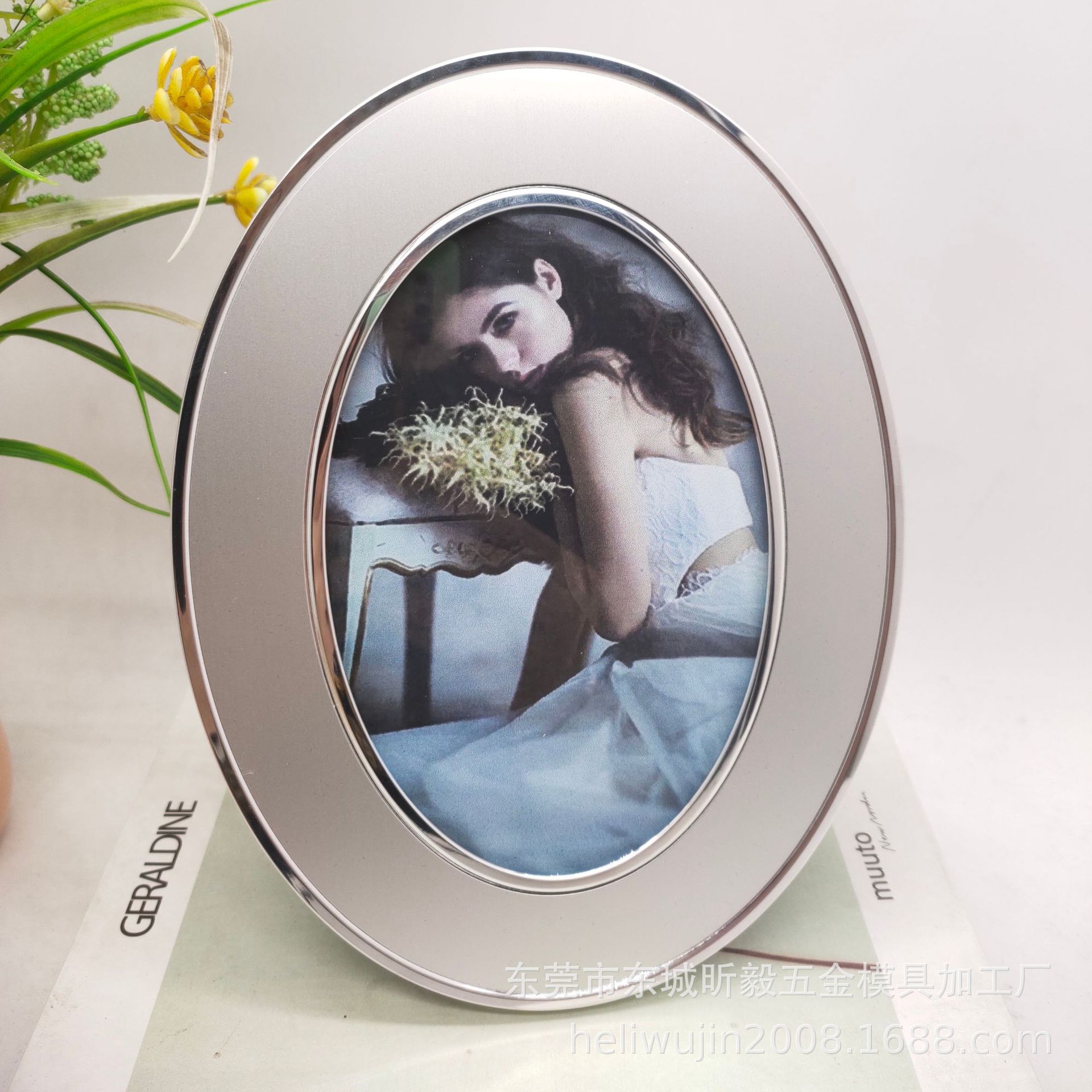 厂家批发现代简约银色椭圆铝片相框，欧式相框，样板间摆台