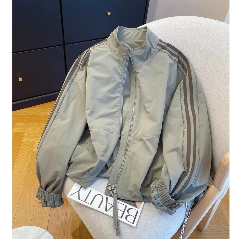 2026 high-end two-stripe sports stand-up collar jacket for women, new loose and versatile casual short jacket top for autumn 2026 high-end two-stripe sports stand-up collar jacket for women, new loose and versatile casual short jacket top for autumn